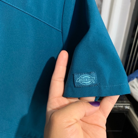 Scrubs - Picture 4 of 4